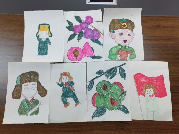 小朋友學(xué)雷鋒繪畫展 小朋友學(xué)雷鋒繪畫展